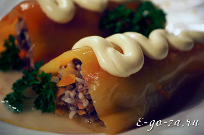Фаршированный перец готов. Вкусно горячими и холодными.